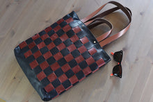 Load image into Gallery viewer, Checkered Tote