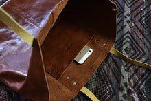 Load image into Gallery viewer, Classy Tote Brown